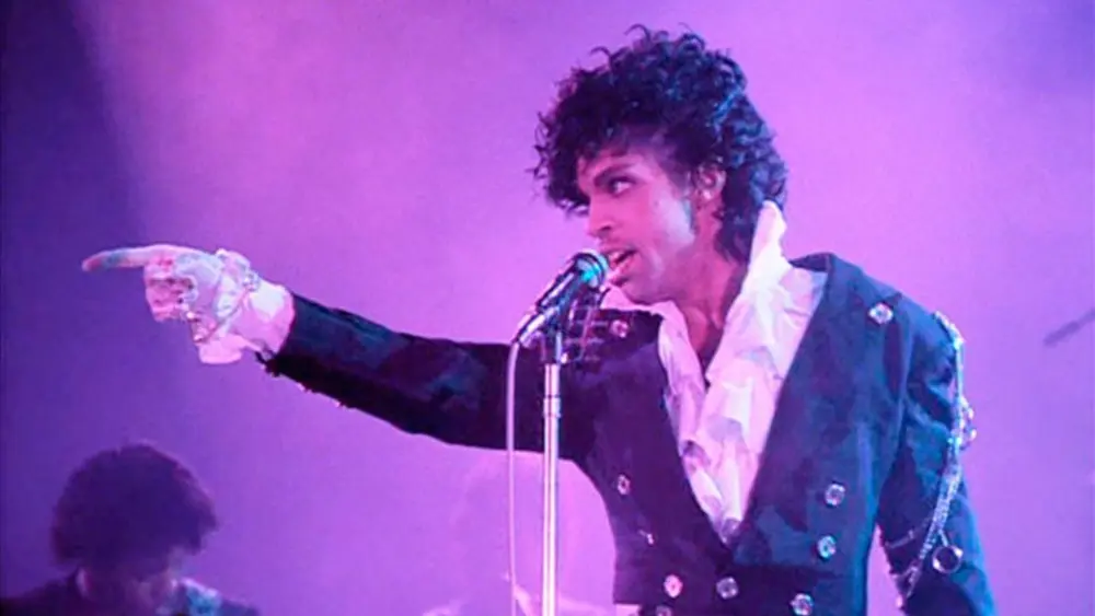 Prince: disco póstumo “Timeless” traz inéditas de 1977 a 2016