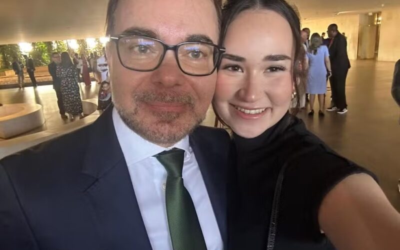 Diplomata lamenta morte da filha atropelada no Rio: 'Era um anjo