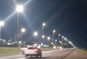 Força-tarefa do GDF melhora iluminação em Samambaia