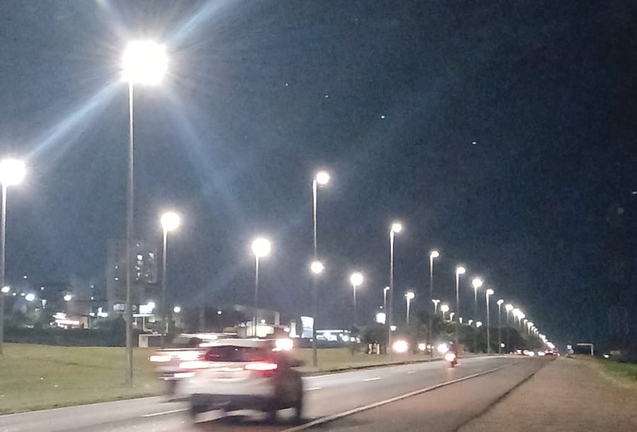 Força-tarefa do GDF melhora iluminação em Samambaia