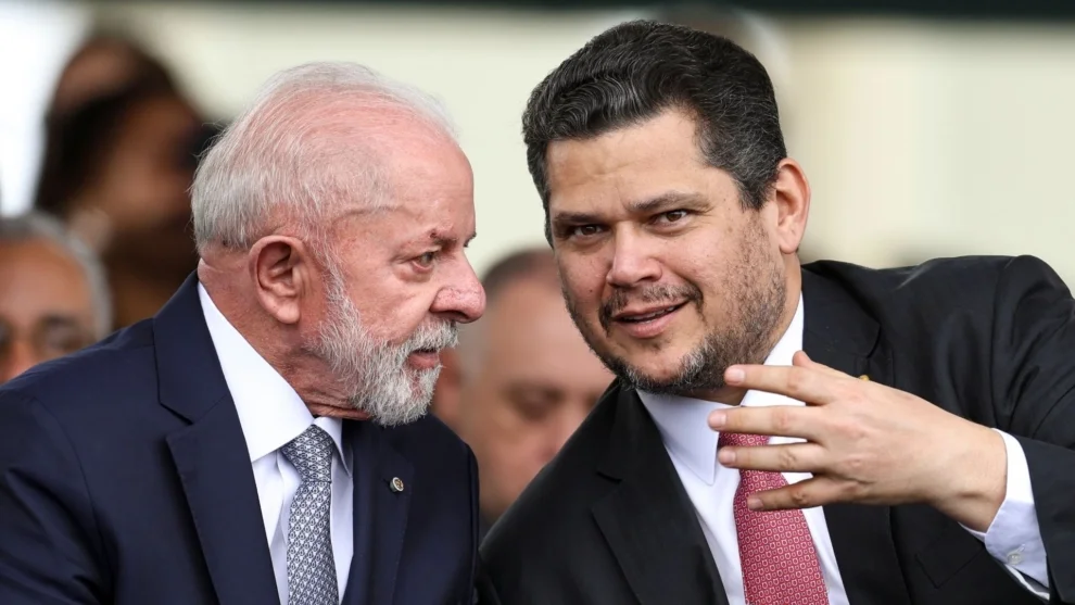 Lula ordena retaliação a aliados, mas poupa Alcolumbre