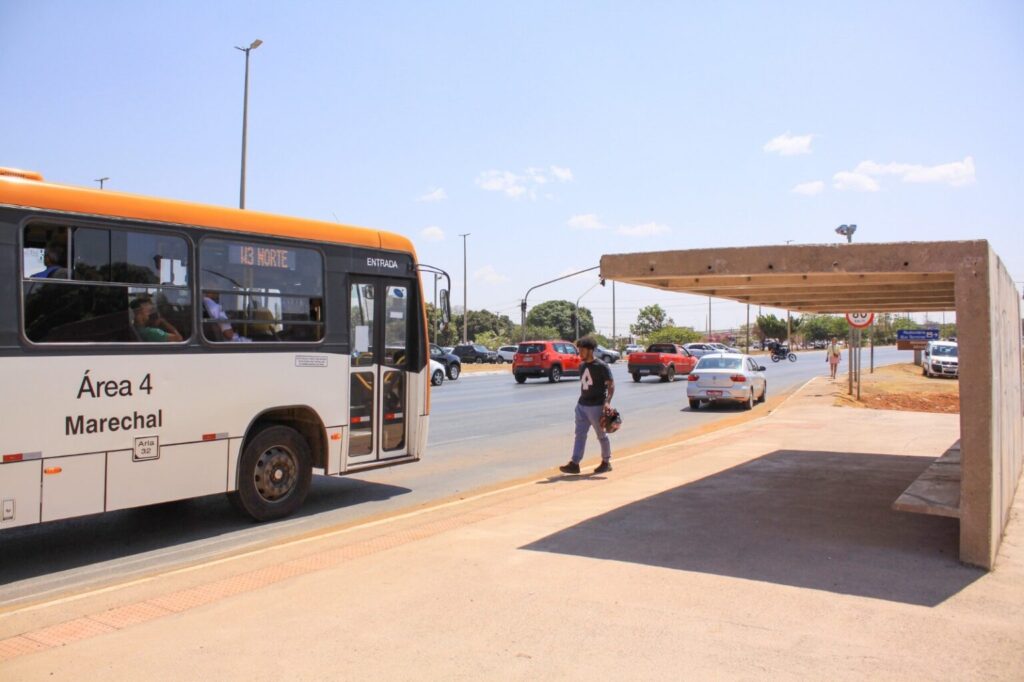 Roubos em ônibus do DF caem 52% em 2025 com tecnologia