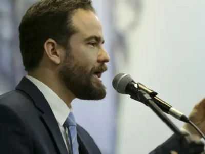 Comércio Brasil-EUA cai de 25% para 9% em duas décadas, diz ministro