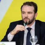Durigan discursa em Fórum na China e se reúne com Dilma