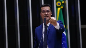 Deltan pode lançar esposa ao Senado se tiver candidatura barrada