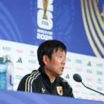 Técnico do Japão cita Zico e Falcão e vê chance de vencer o Brasil