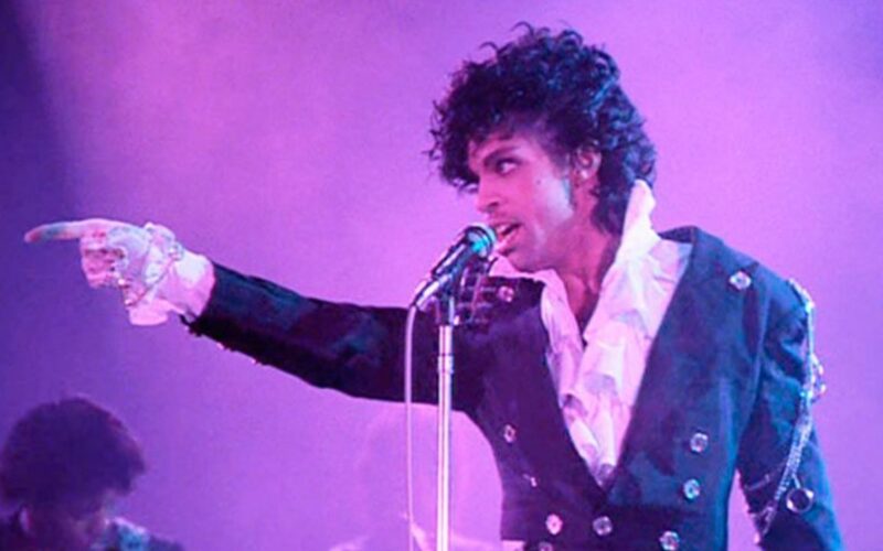 Prince: disco póstumo “Timeless” traz inéditas de 1977 a 2016