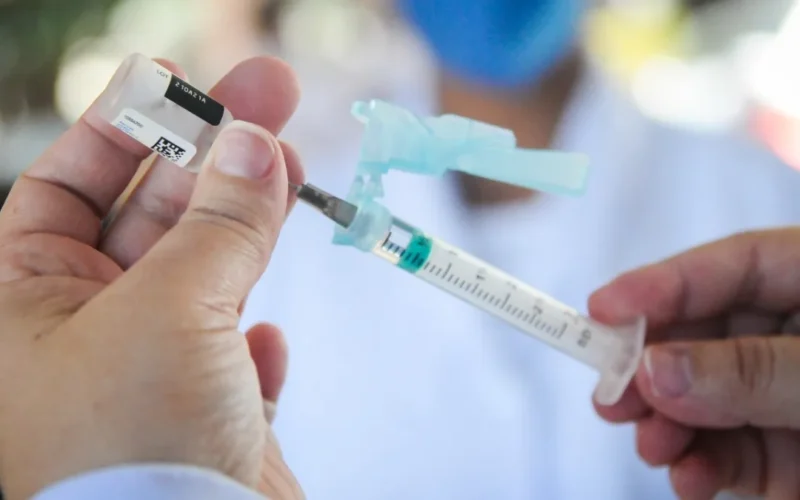 Vacinação contra HPV é prorrogada para jovens de 15 a 19 anos