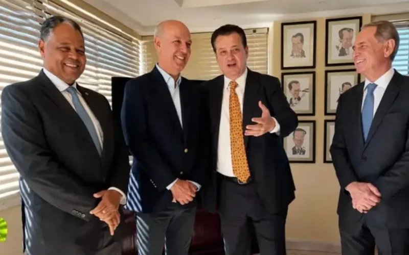 Kassab anuncia apoio a Arruda e defende redução de impostos