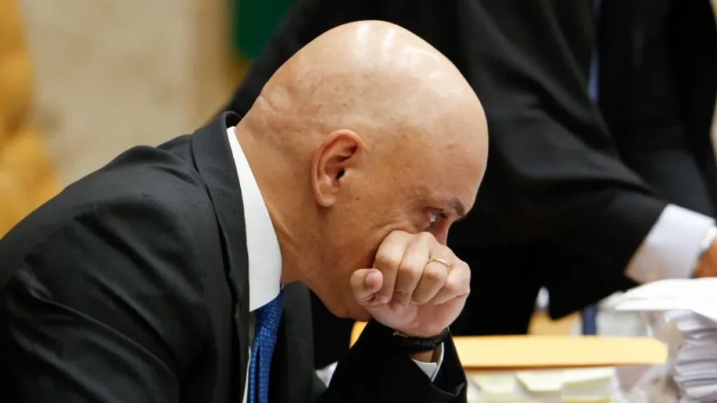 Moraes autoriza Braga Netto a fazer EAD e reduzir pena com leitura