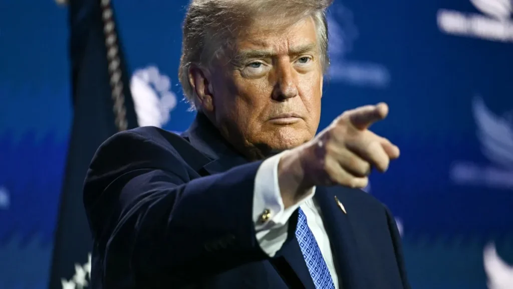 Trump pede cassação de licenças de emissoras que o ignoraram