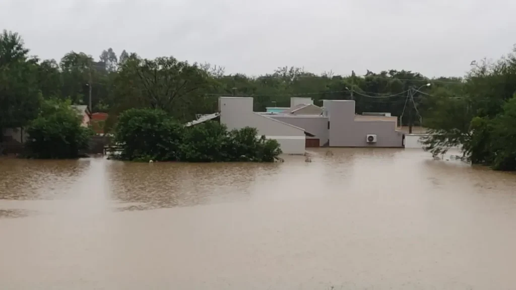 RS: 1200 desabrigados e 194 cidades afetadas por chuvas