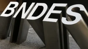 BNDES aprova R$ 20 bi para renovação de frotas de ônibus e caminhões