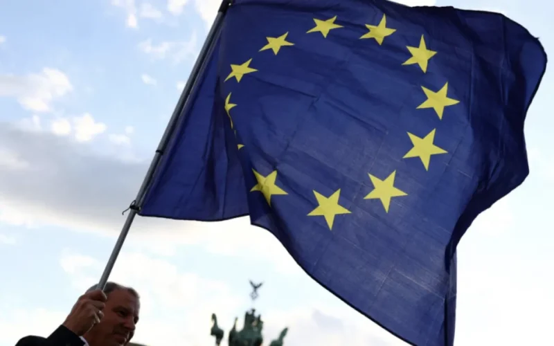 UE cria força-tarefa para fiscalizar IA e combater deepfakes