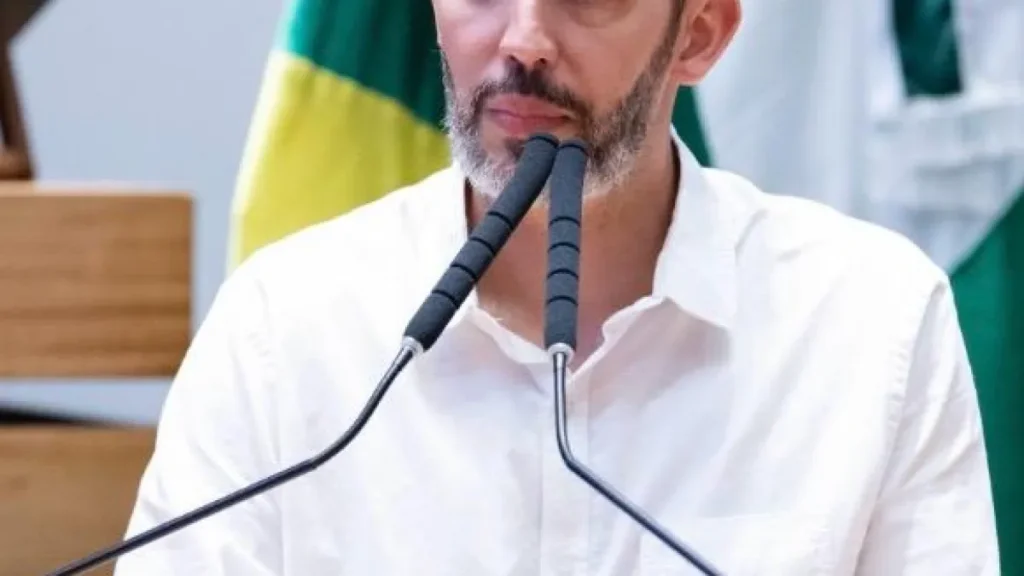 Convenções encerram e cúpulas decidem chapas no DF