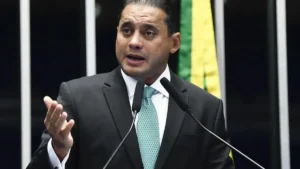PF: senador tentou interferir em caso no STJ
